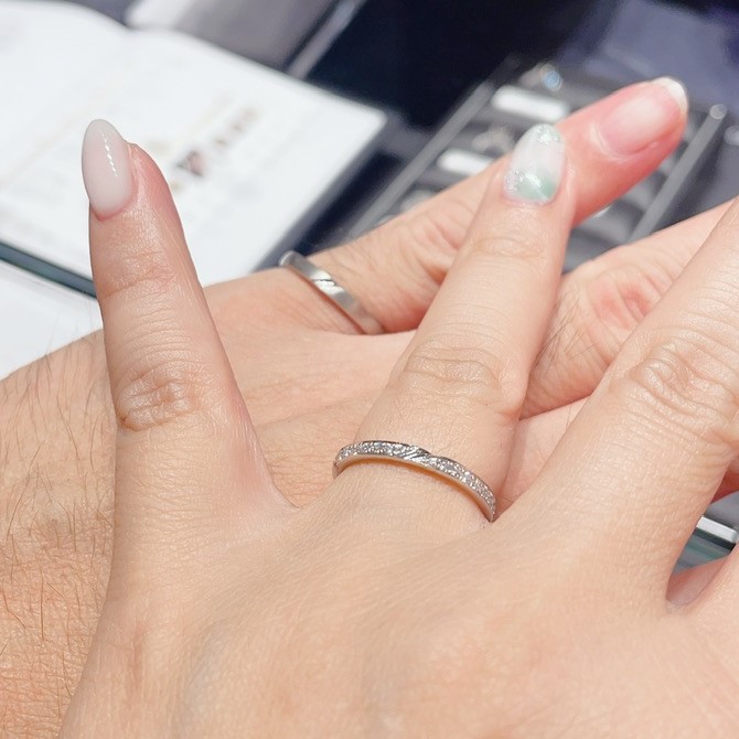 エクセルコ ダイヤモンド 梅田ハービス店_試着写真（結婚指輪・婚約指輪）
