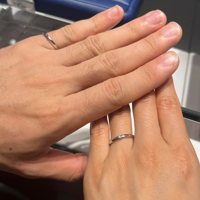 銀座ダイヤモンドシライシ 名古屋ユニモール店_試着写真（結婚指輪・婚約指輪）
