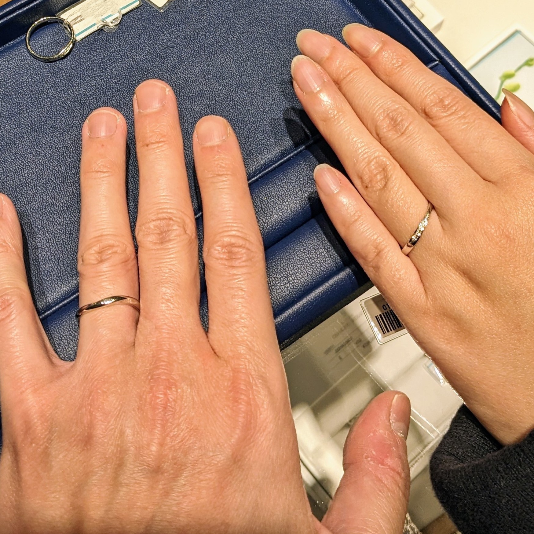 銀座ダイヤモンドシライシ 札幌時計台店_試着写真（結婚指輪・婚約指輪）