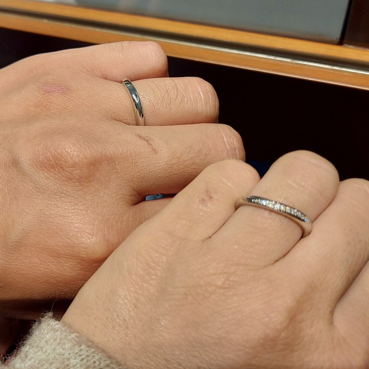 銀座ダイヤモンドシライシ アイネス福山店_試着写真（結婚指輪・婚約指輪）