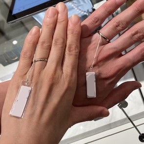 ビジュピコ 神戸店_試着写真（結婚指輪）