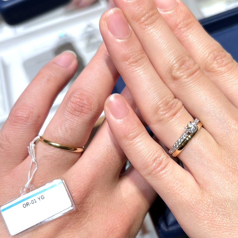 銀座ダイヤモンドシライシ 銀座本店_試着写真（結婚指輪・婚約指輪）