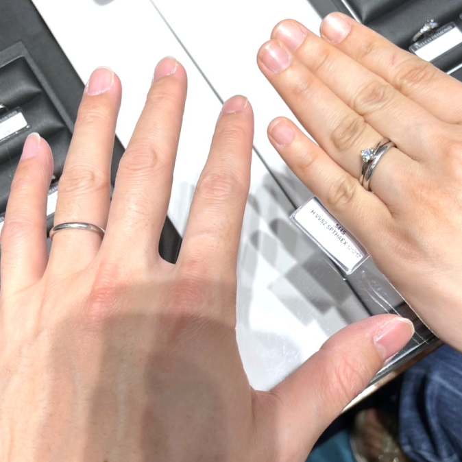銀座ダイヤモンドシライシ 沖縄パルコシティ店_試着写真（結婚指輪・婚約指輪）