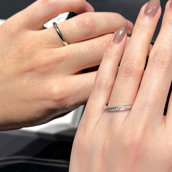 エクセルコ ダイヤモンド 大阪店_試着写真（結婚指輪・婚約指輪）