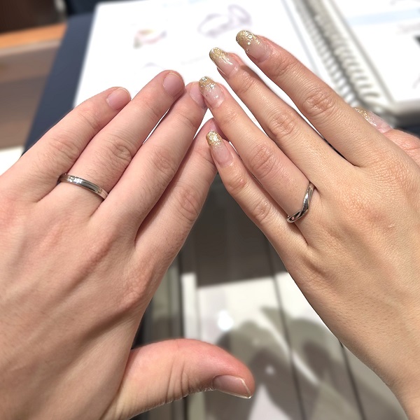 銀座ダイヤモンドシライシ 銀座本店_試着写真（結婚指輪・婚約指輪）