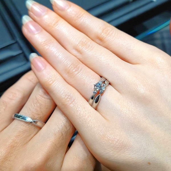 エクセルコ ダイヤモンド 横浜モアーズ店_試着写真（結婚指輪・婚約指輪）