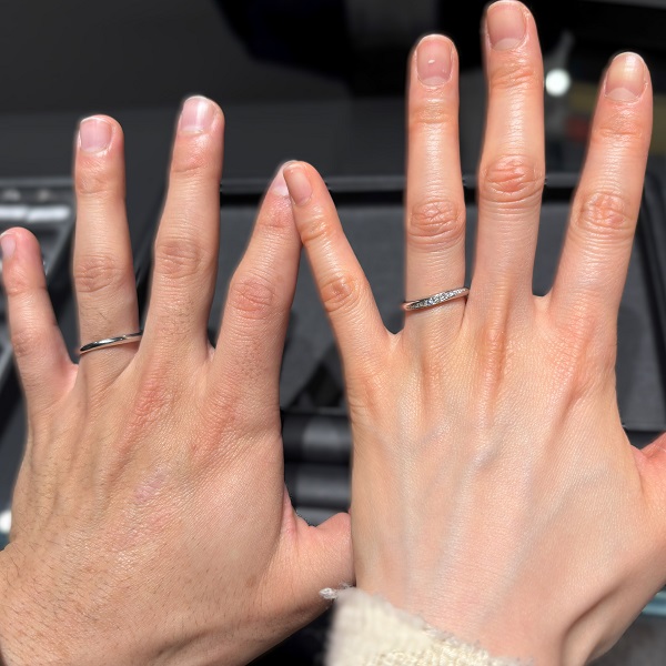 エクセルコ ダイヤモンド 横浜モアーズ店_試着写真（結婚指輪・婚約指輪）