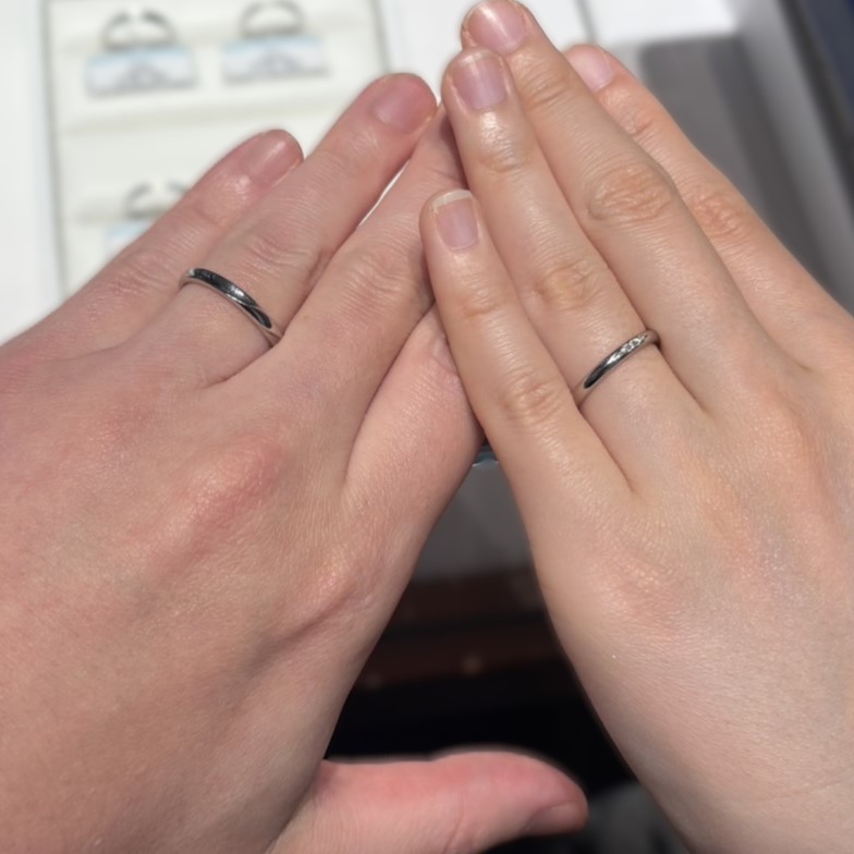 銀座ダイヤモンドシライシ 池袋パルコ店_試着写真（結婚指輪・婚約指輪）