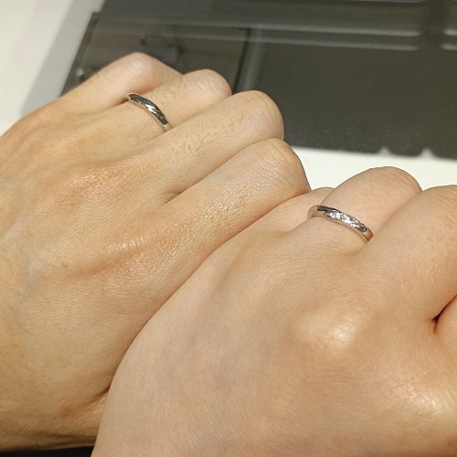 銀座ダイヤモンドシライシ 名古屋ユニモール店_試着写真（結婚指輪・婚約指輪）