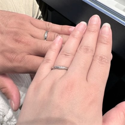 銀座ダイヤモンドシライシ 神戸三宮店_試着写真（結婚指輪・婚約指輪）