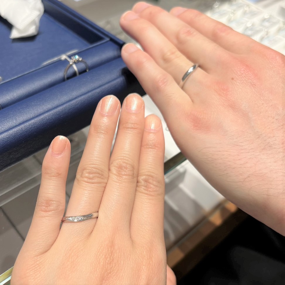 銀座ダイヤモンドシライシ 梅田ハービス店_試着写真（結婚指輪・婚約指輪）