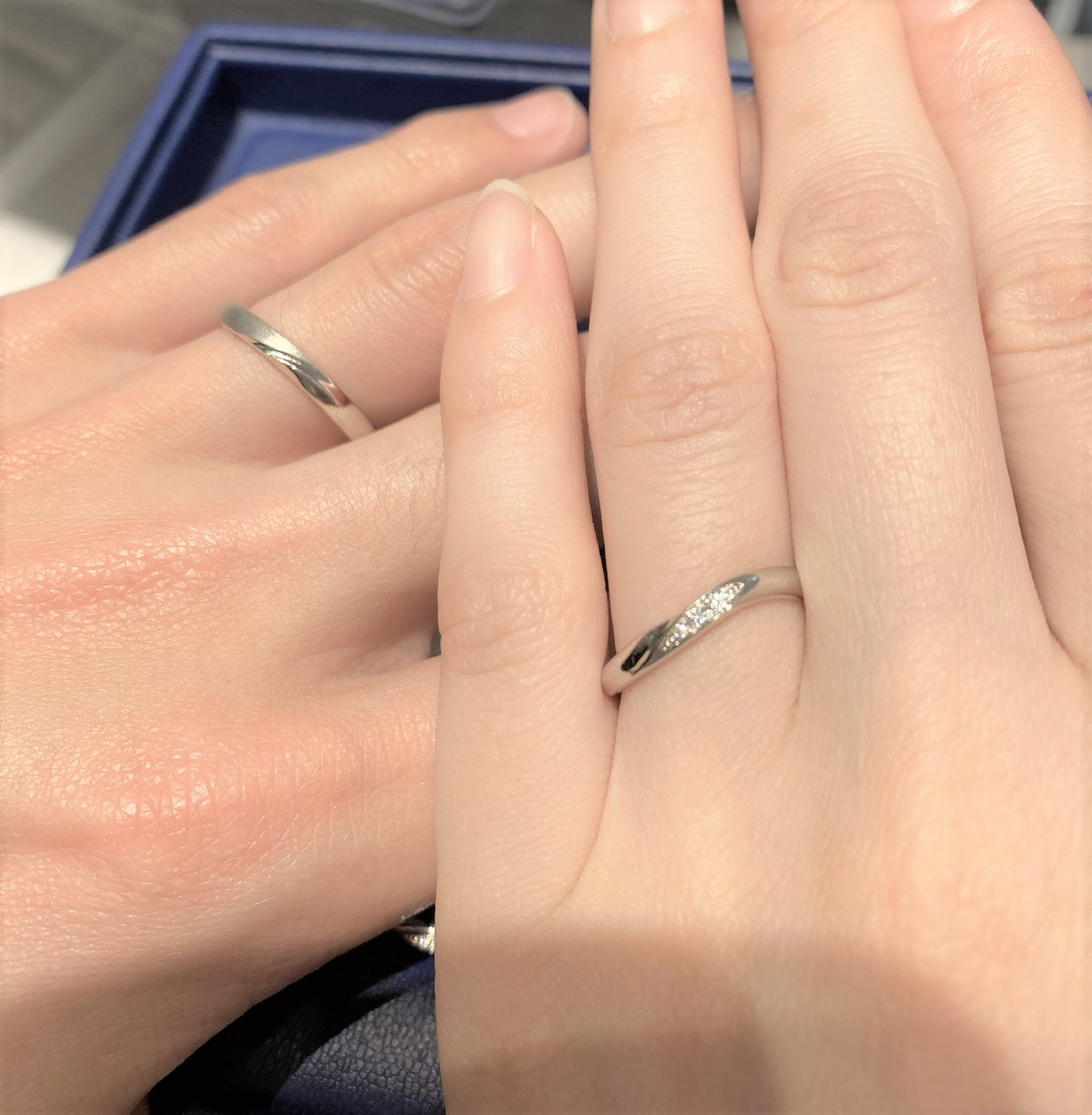 銀座ダイヤモンドシライシ 神戸三宮店_試着写真（結婚指輪・婚約指輪）