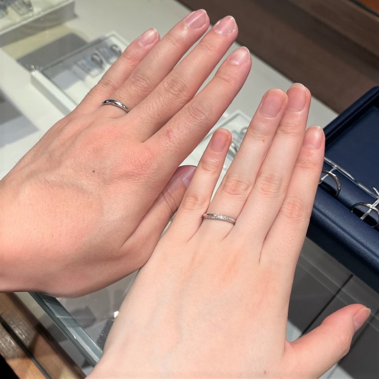 銀座ダイヤモンドシライシ 銀座本店_試着写真（結婚指輪・婚約指輪）