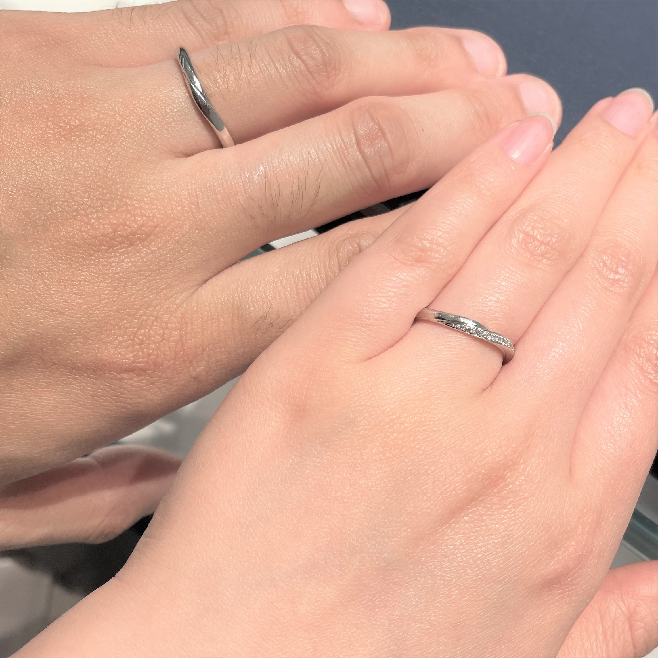 銀座ダイヤモンドシライシ 名古屋ユニモール店_試着写真（結婚指輪・婚約指輪）