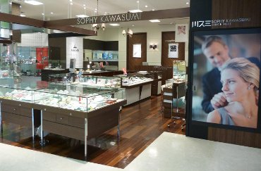 ソフィ川スミ　イオン桑名店